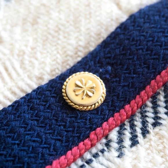 Rare 1980s Chanel Vintage Gold Clover Skirt Suit - Picture 4 of 8